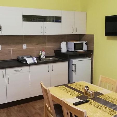Booking Trzni Decin Exterior foto