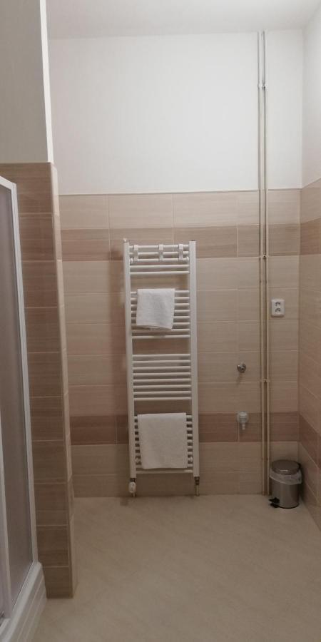 Booking Trzni Decin Exterior foto