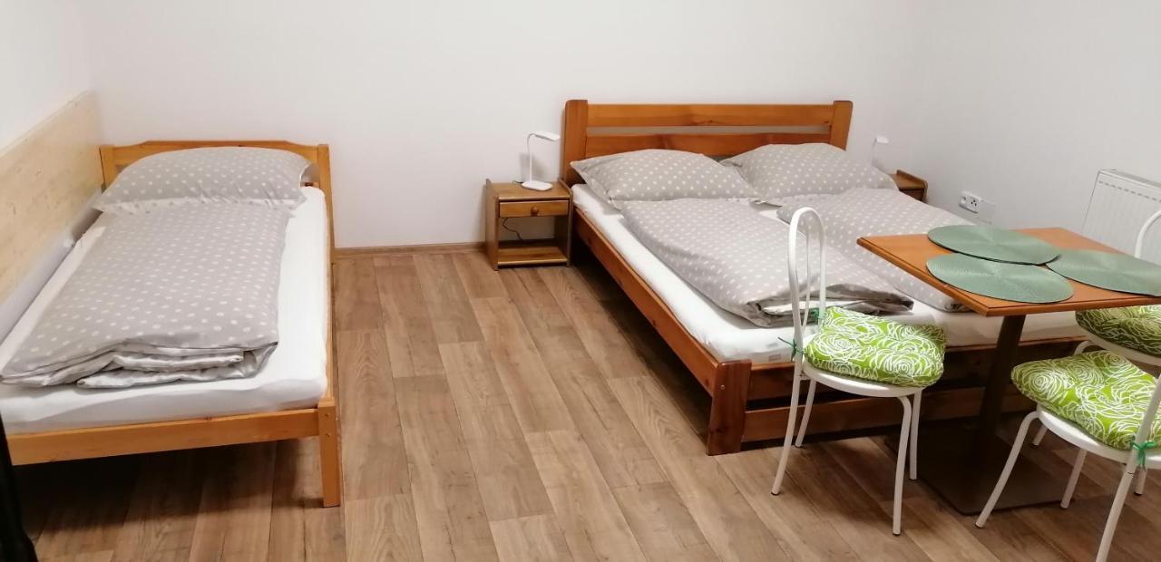 Booking Trzni Decin Exterior foto