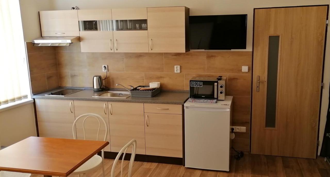 Booking Trzni Decin Exterior foto